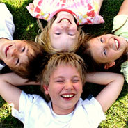 Fünf Personen erkunden nochmal ihre Kindheit