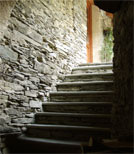 Der Fall Kampusch lässt grüßen: Frederick macht seinen Keller zum Verlies und fängt sich eine Frau ...