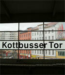 Im Berliner Großstadtdschungel trifft Jungredakteurin Ella auf den schrulligen Meeresbiologen Horwitz