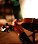 Der Violinist Sergei Chatschatrjan ist Solist des Abends