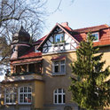 Die beiden wollen sich ein großes Landhaus bauen.