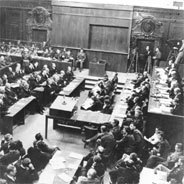 Die Nürnbergerprozesse zeigten, die tiefe Verwurzelung der deutschen Gesellschaft in die NS-Taten