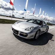 Immer schneller muss es werden - die Rennfahrer können nicht ohne Tempo