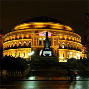 Aus der Royal Albert Hall erklingt Bachs Werk "Die Kunst der Fuge" auf dem Klavier