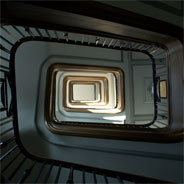 Am Ende fällt die Mutter auch noch die Treppe runter - was ist hier nur schief gelaufen?